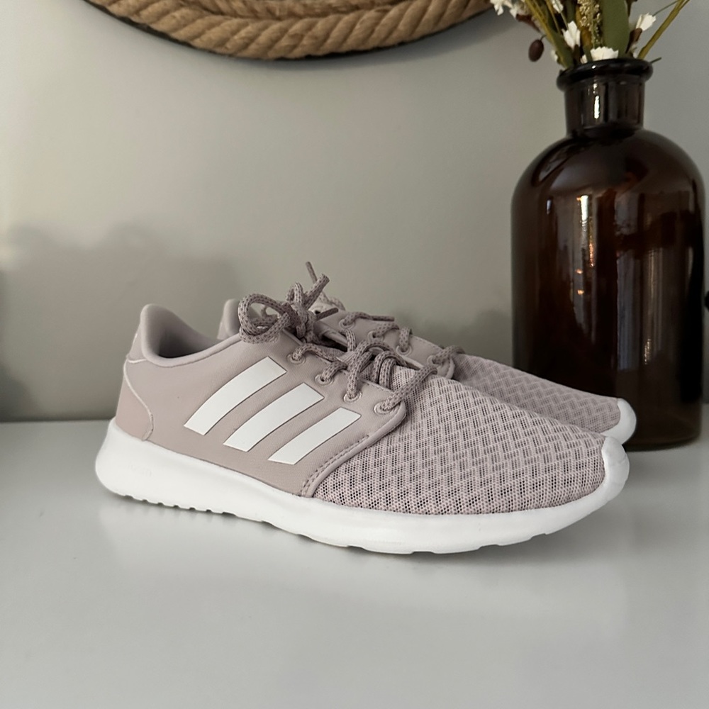 Adidas Cloudfoam Comfort Sneakers Size 7